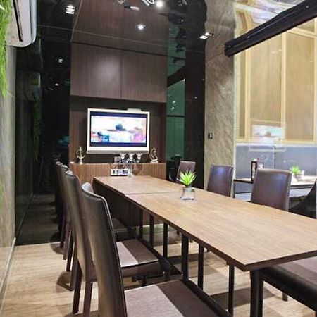 V Residence Serviced Apartment Bangkok Exteriér fotografie